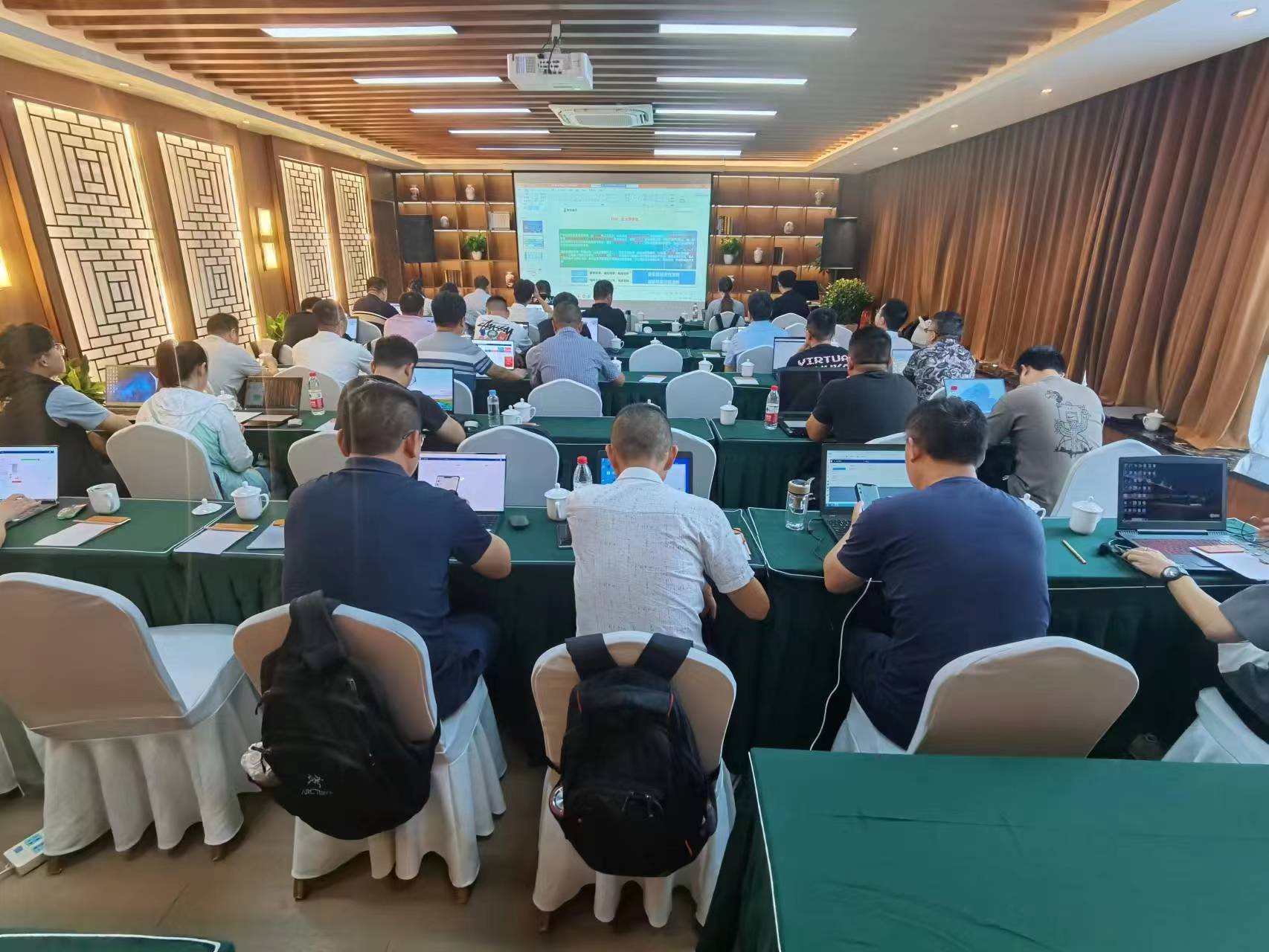 1688893166258931.jpg 53477ff6cbdce4b5ee7b8bcdfc00e43.jpg